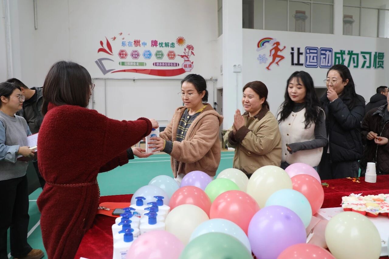 7f8f190f471b45f683d8caabab414ae8.jpg 7f8f190f471b45f683d8caabab414ae8.jpg