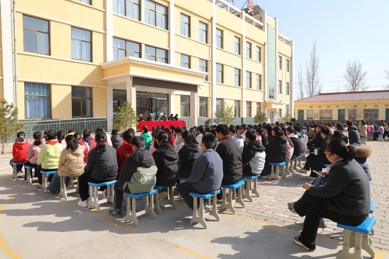 b4e9460a9eb143dbb2d687aabf1d0a34.jpg b4e9460a9eb143dbb2d687aabf1d0a34.jpg