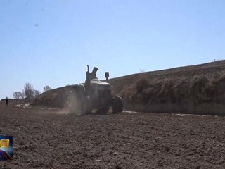 罗山川乡：春耕备耕忙 羊+产业促增收