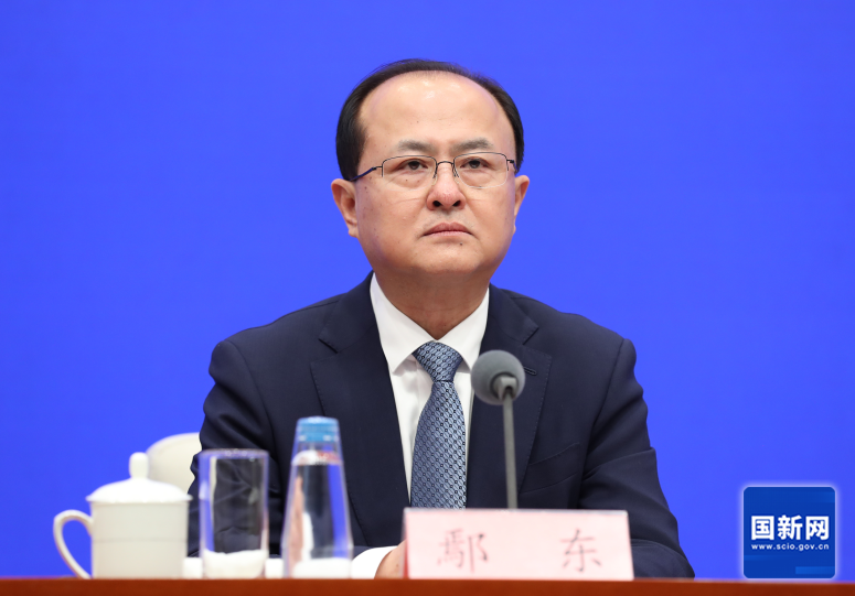 鄢东副部长出席国新办政策例行吹风会介绍2025年国务院部门办理全国人大代表建议和全国政协提案工作有关情况